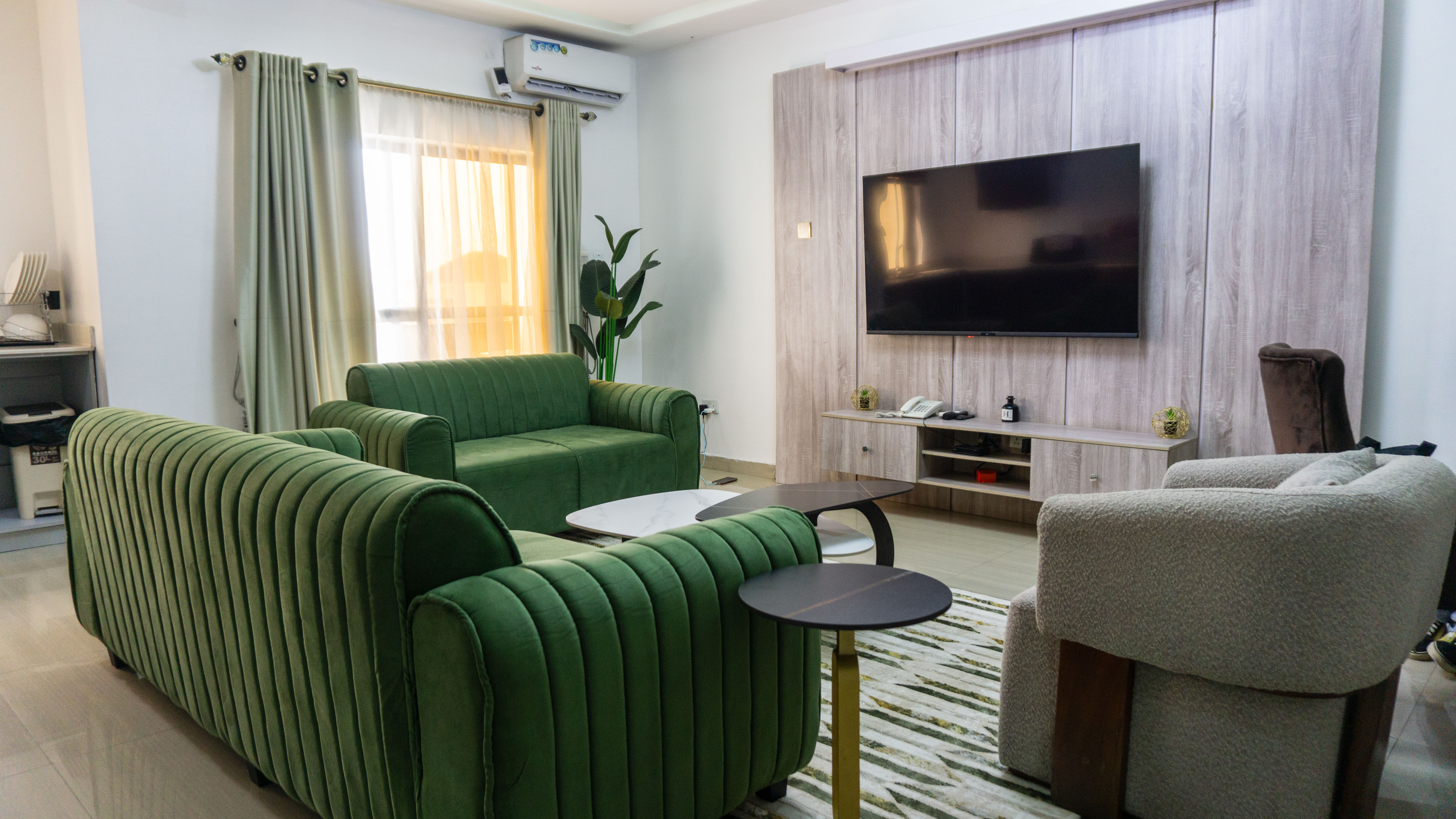 Peridot by Gemmes Apartment