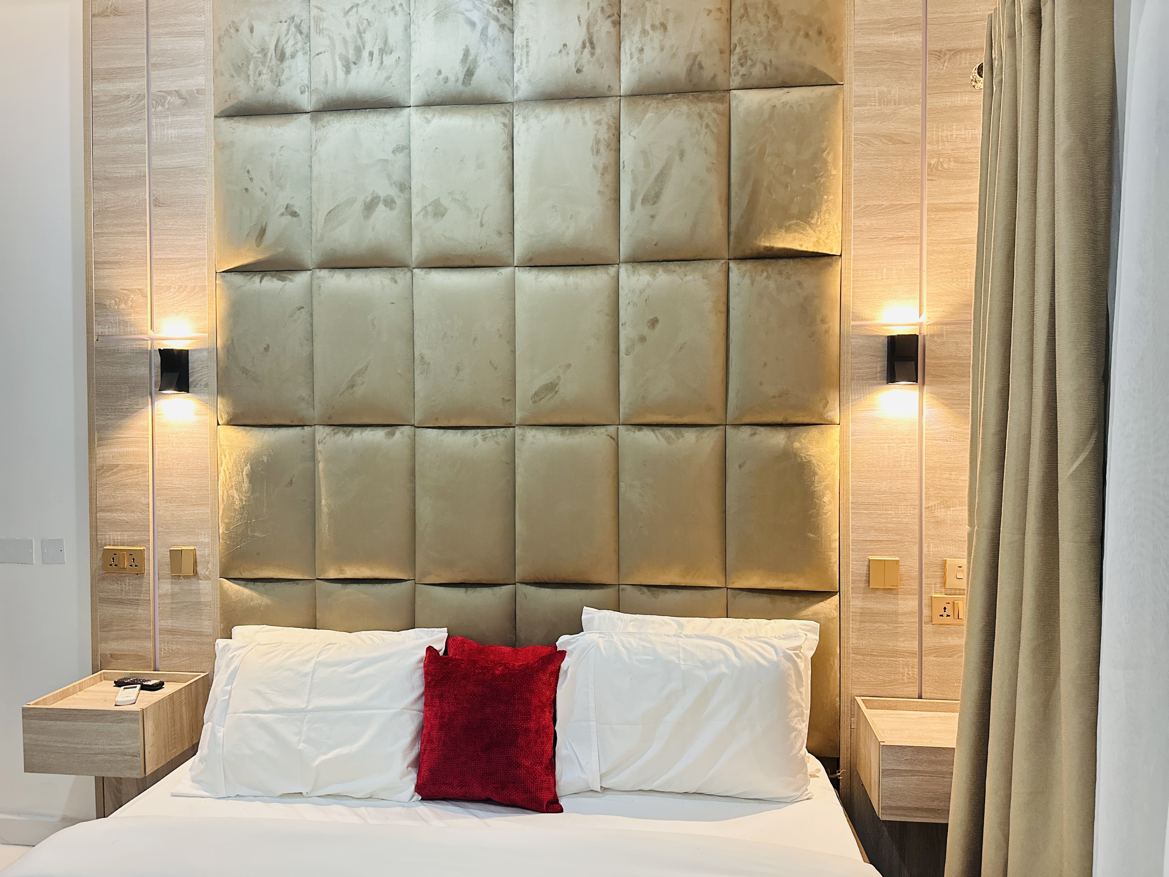 Ruby by Gemmes Apartment