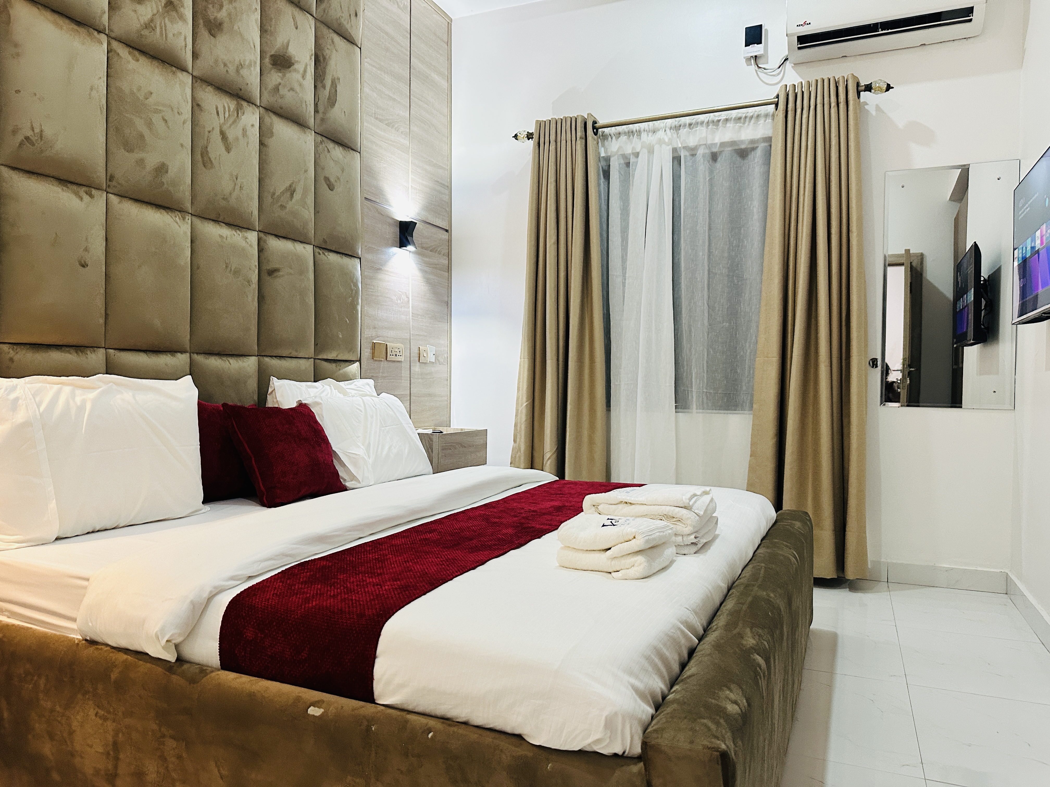 Ruby by Gemmes Apartment