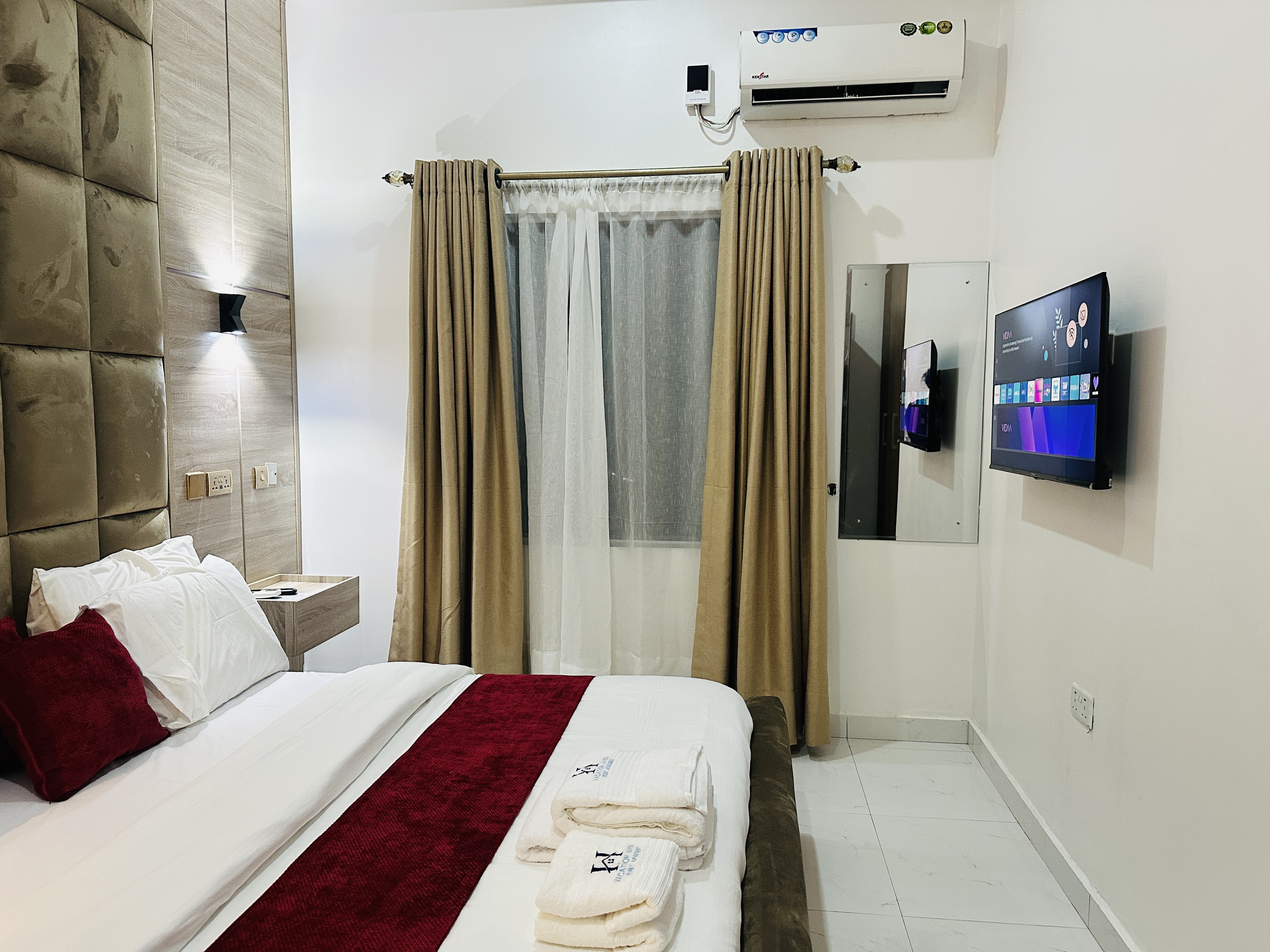 Ruby by Gemmes Apartment